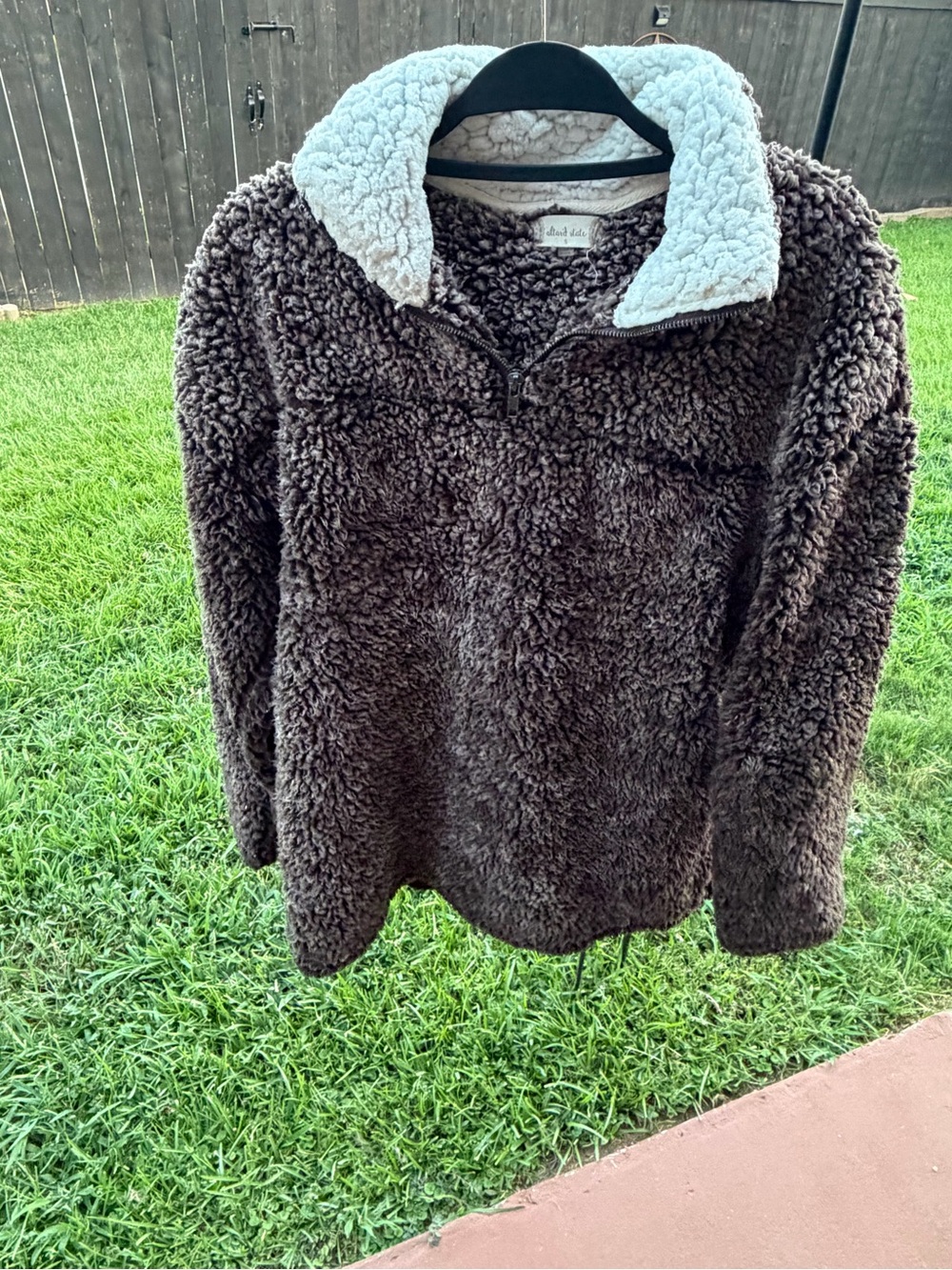 Cozy Sherpa Pullover Jacket with Contrast Collar